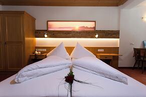 Hotel Garni DIAS