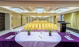 Golden Tulip Jaipur Kukas