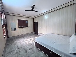 Shri Mohini Kunj Hotel Vrindavan