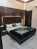 Shri Mohini Kunj Hotel Vrindavan