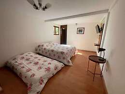Lujosa Casa Guayllabamba BBQ Jacuzzi Gym Piscina