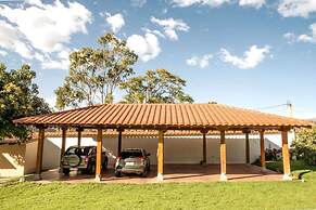 Lujosa Casa Guayllabamba BBQ Jacuzzi Gym Piscina