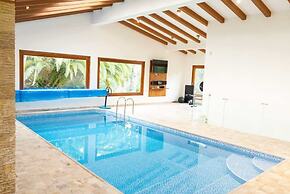 Lujosa Casa Guayllabamba BBQ Jacuzzi Gym Piscina