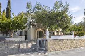 Rhodia Villa in Steni