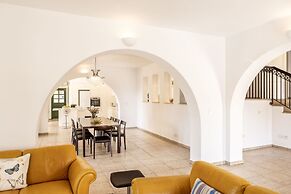 Rhodia Villa in Steni