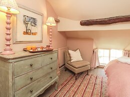 Holly Cottage