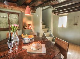 Holly Cottage