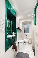 Traditional Townhouse - Rooftop Seaviews