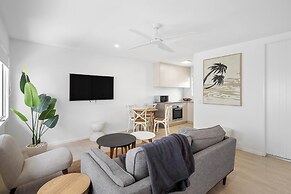 Thirty Nine Albatross - Apartment 5