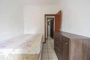 Apto com Garagem e Ar-condicionado a 600m da Praia