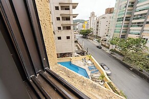 Apto com Garagem e Ar-condicionado a 600m da Praia