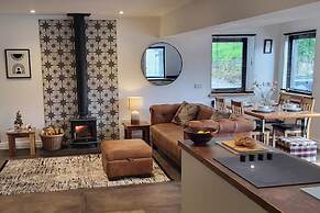 3 Bed House - Sea Views, Balcony, Parking, Pets