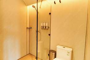 Roka Hotel