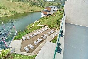 Roka Hotel