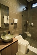 Roka Hotel