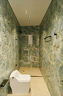 Roka Hotel