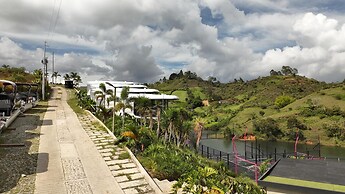 Roka Hotel