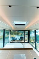 Roka Hotel