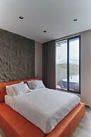 Roka Hotel
