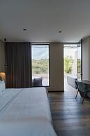 Roka Hotel
