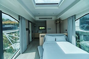 Roka Hotel
