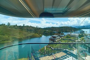 Roka Hotel