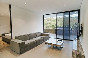 Roka Hotel