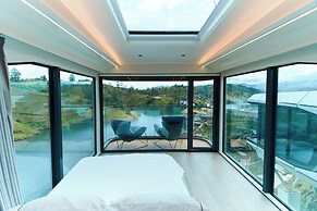 Roka Hotel