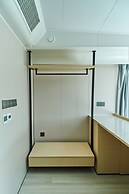 Roka Hotel
