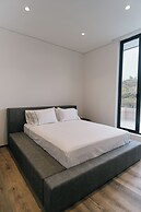 Roka Hotel