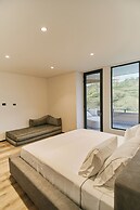 Roka Hotel
