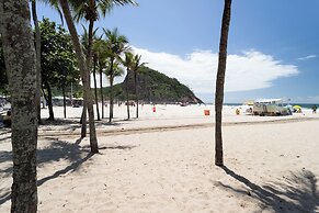 Loft com Ar Condicionado e Wi-fi a 140m da Praia