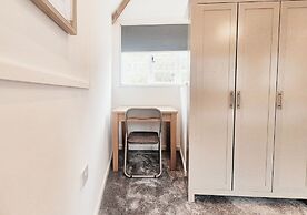 Spacious & Luxury 2BR Flat in Calverton