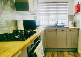 Spacious & Luxury 2BR Flat in Calverton
