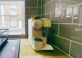 Spacious & Luxury 2BR Flat in Calverton