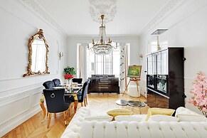 Luxury 2bdr/6p Apartment - Arc de Triomphe
