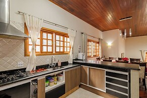 Casa de Campo com Piscina Churrasqueira e Hidro