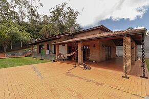 Casa de Campo com Piscina Churrasqueira e Hidro