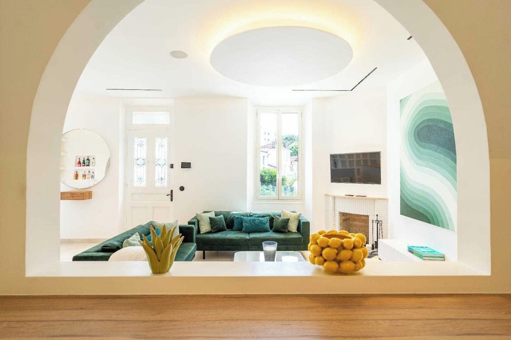Superb Villa With Swimming Pool & Wellness Area