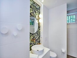 Large Holiday Home, Summer Pool, Sauna, Whirlpool