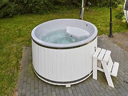 Large Holiday Home, Summer Pool, Sauna, Whirlpool
