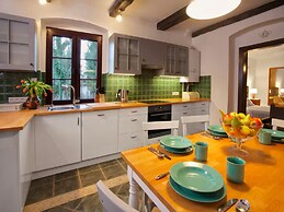 Large Holiday Home, Summer Pool, Sauna, Whirlpool