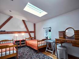 Large Holiday Home, Summer Pool, Sauna, Whirlpool