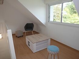 Holiday Home With Partial sea View, Douarnenez