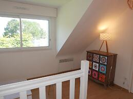 Holiday Home With Partial sea View, Douarnenez
