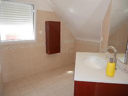 Holiday Home With Partial sea View, Douarnenez