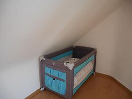 Holiday Home With Partial sea View, Douarnenez