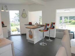 Holiday Home With Partial sea View, Douarnenez