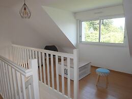 Holiday Home With Partial sea View, Douarnenez