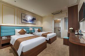 Grand Luxury Hotel